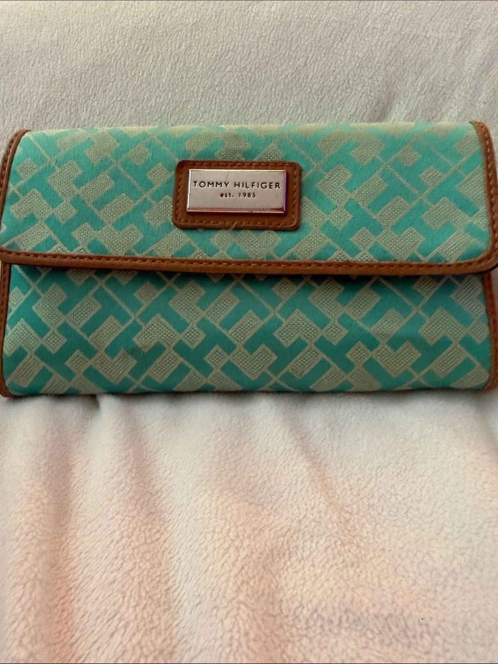 TOMMY HILFIGER Teal signature Wallet with Brown Trim multi cards checkbook